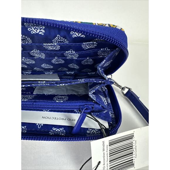 NWT Vera Bradley Romantic Paisley Iconic RFID Accordion Wrislet Wallet - Picture 9 of 10